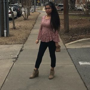 Meet your Posher, Victoria